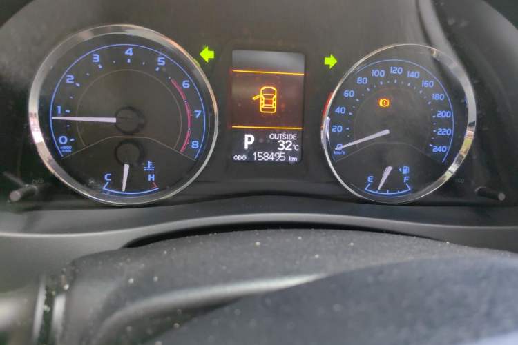 Used Toyota Corolla 2017 Revised Version 1.2T S-CVT GL-i Odometer Close Up