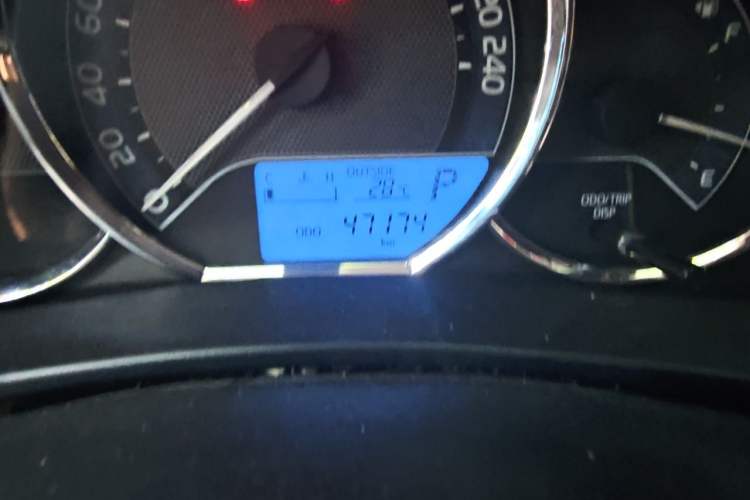 Used Toyota Corolla 2017 1.6L CVT GL Odometer Close Up