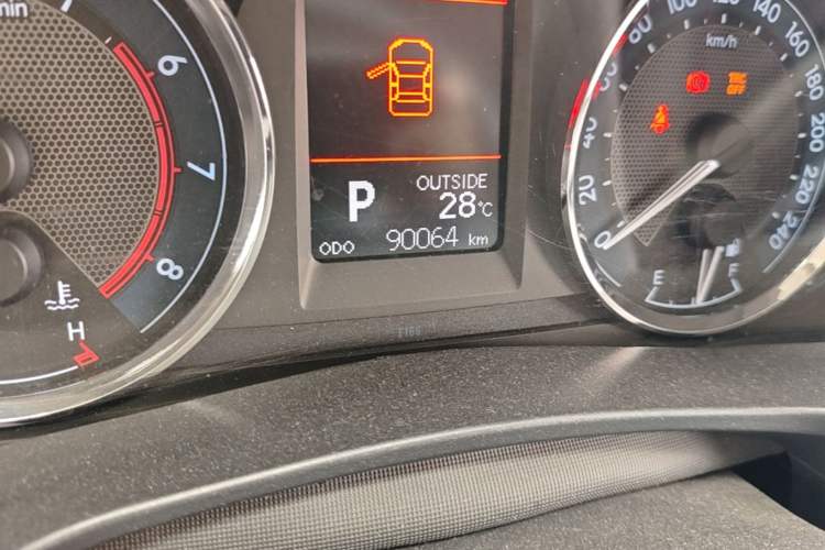 Used Toyota Corolla 2017 1.2T CVT GL-i Odometer Close Up