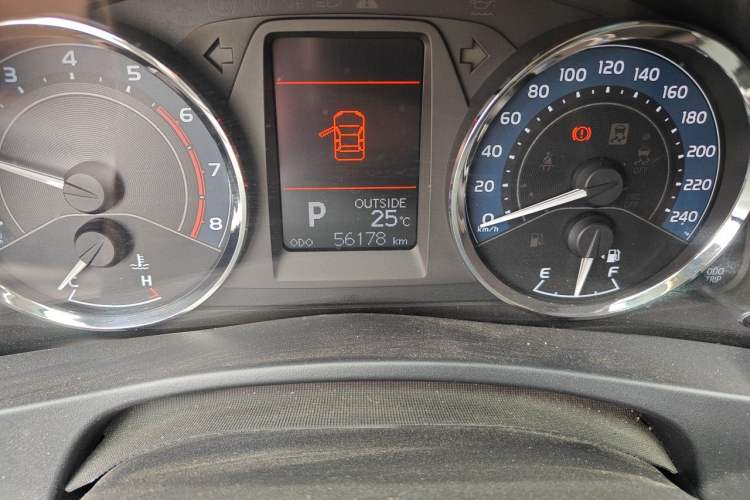 Used Toyota Corolla 2017 Revised Version 1.2T S-CVT GL-i Odometer Close Up