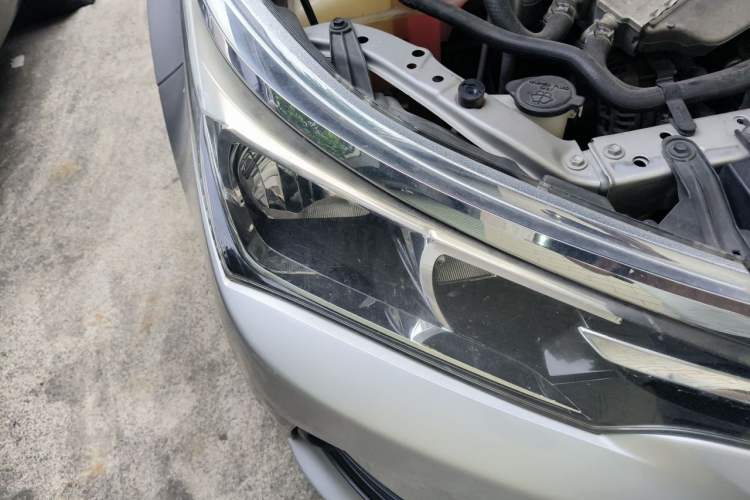 Used Toyota Corolla 2017 Revised Version 1.2T S-CVT GL-i Right Front Headlight