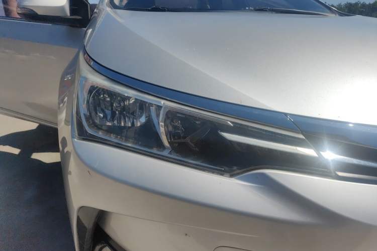 Used Toyota Corolla 2017 Revised Version 1.2T S-CVT GL-i Right Front Headlight