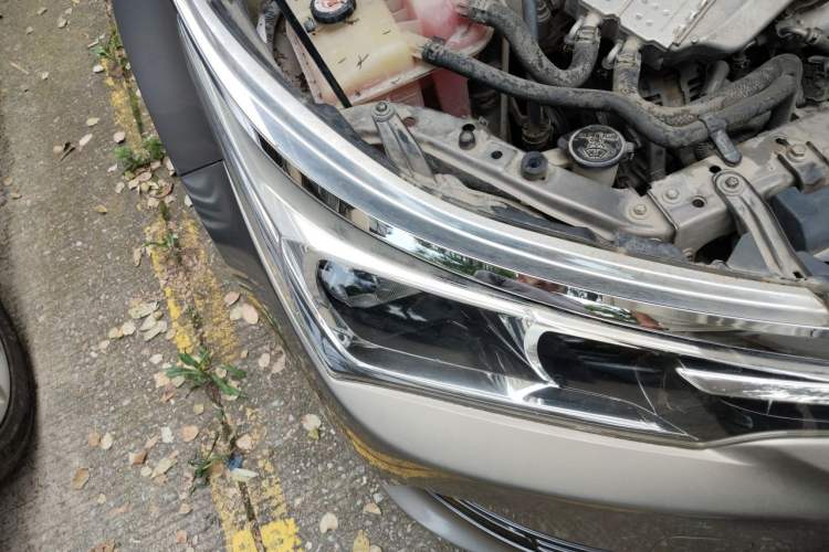 Used Toyota Corolla 2017 Revised Version 1.2T S-CVT GL Right Front Headlight