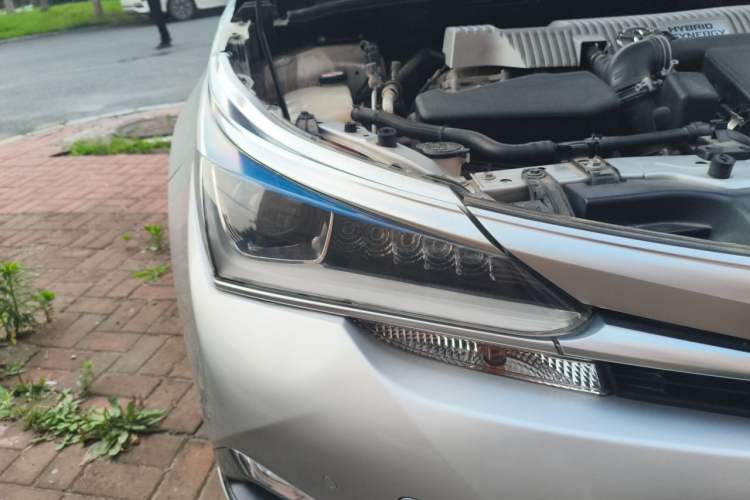 Used Toyota Corolla 2017 Revised Dual-Engine 1.8L E-CVT Elite Edition Right Front Headlight
