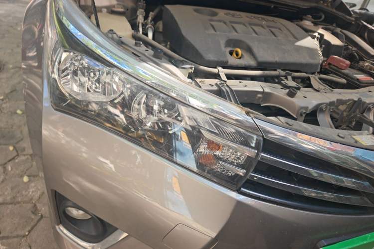 Used Toyota Corolla 2017 1.6L CVT GL Right Front Headlight