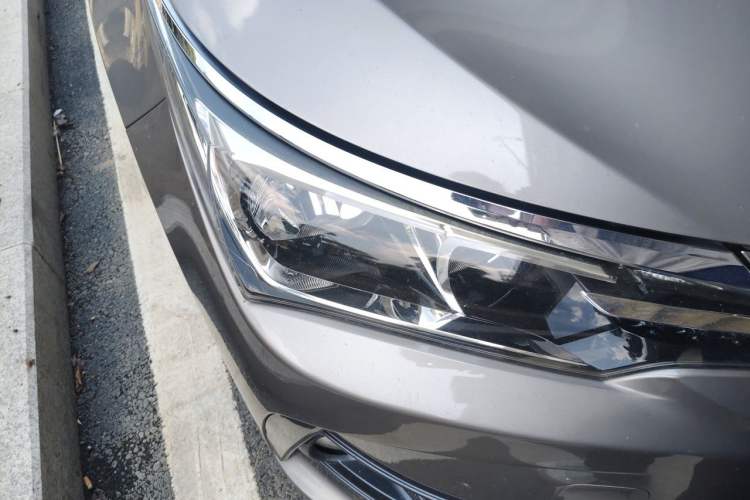 Used Toyota Corolla 2017 Revised Version 1.2T S-CVT GL Right Front Headlight