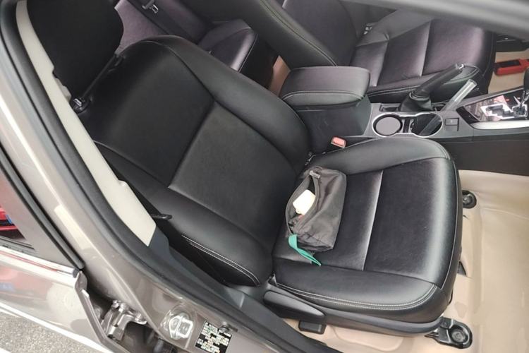 Used Toyota Corolla 2017 1.6L CVT GL Right Front Seat