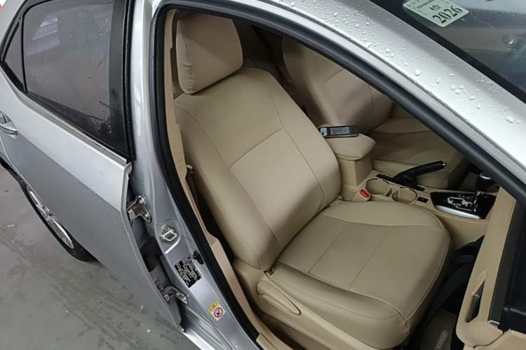 Used Toyota Corolla 2017 1.6L CVT GL Right Front Seat