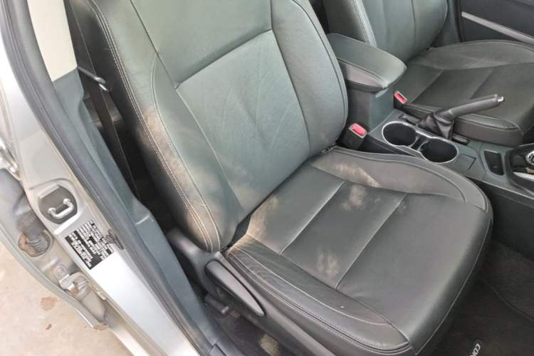 Used Toyota Corolla 2017 Revised Dual-Engine 1.8L E-CVT Elite Edition Right Front Seat