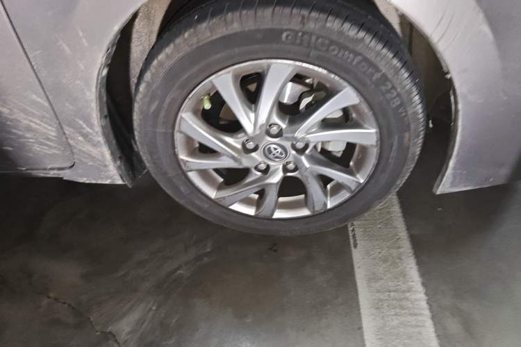 Used Toyota Corolla 2017 Revised Version 1.2T S-CVT GL-i Right Front Wheel Hub