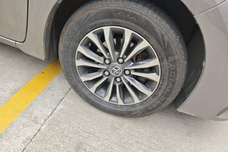 Used Toyota Corolla 2017 Revised Version 1.2T S-CVT GL Right Front Wheel Hub