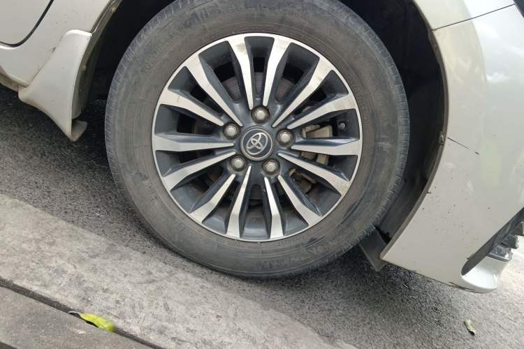 Used Toyota Corolla 2017 Revised Version 1.2T S-CVT GL-i Right Front Wheel Hub