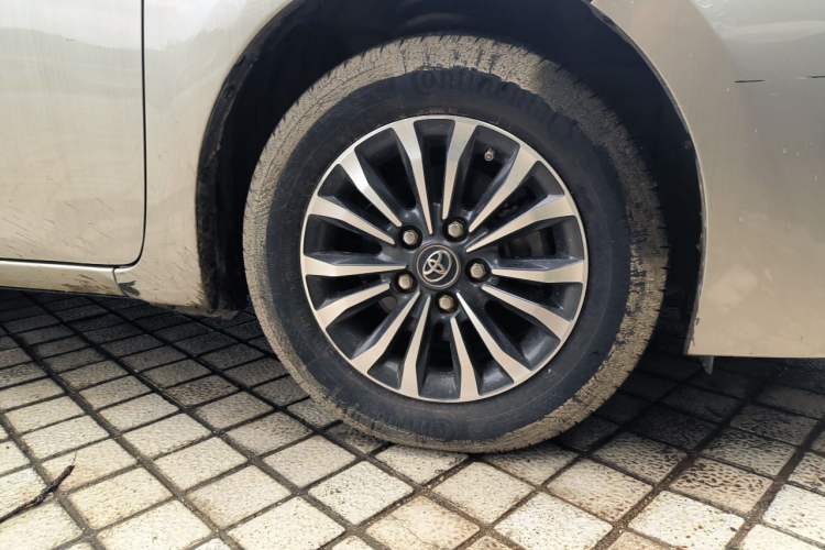 Used Toyota Corolla 2017 Revised Version 1.2T S-CVT GL Right Front Wheel Hub