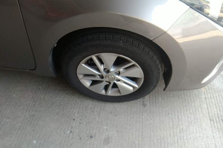 Used Toyota Corolla 2017 1.6L CVT GL Right Front Wheel Hub