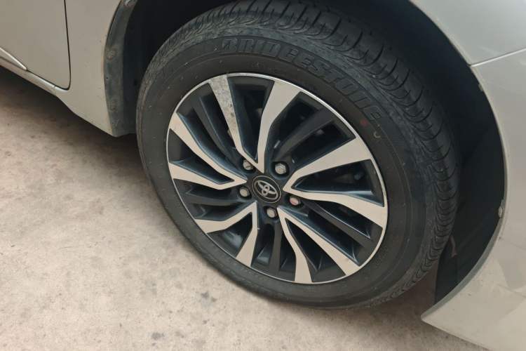 Used Toyota Corolla 2017 Revised Dual-Engine 1.8L E-CVT Elite Edition Right Front Wheel Hub