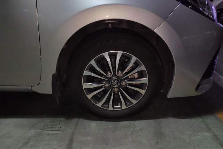 Used Toyota Corolla 2017 Revised Version 1.2T S-CVT GL Right Front Wheel Hub
