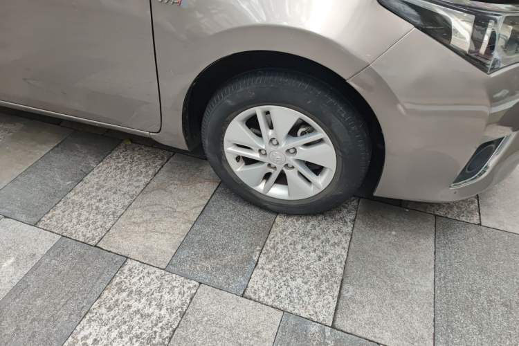 Used Toyota Corolla 2017 Revised Version 1.6L S-CVT GL Right Front Wheel Hub