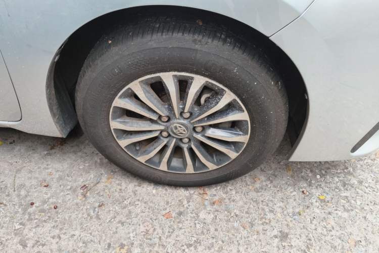 Used Toyota Corolla 2017 Revised Version 1.2T S-CVT GL Right Front Wheel Hub