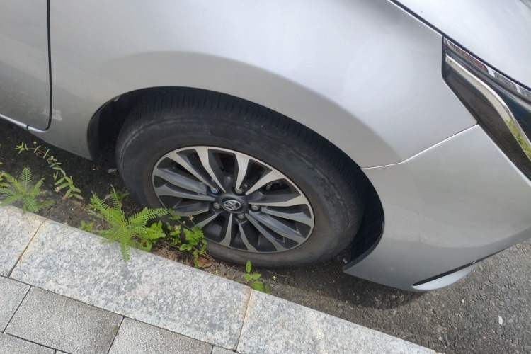 Used Toyota Corolla 2017 Revised Version 1.2T S-CVT GL Right Front Wheel Hub