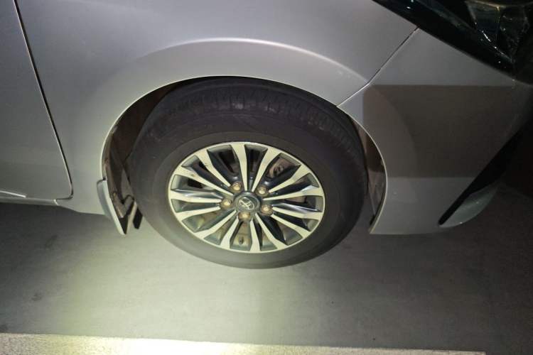 Used Toyota Corolla 2017 Revised Version 1.2T S-CVT GL-i Right Front Wheel Hub