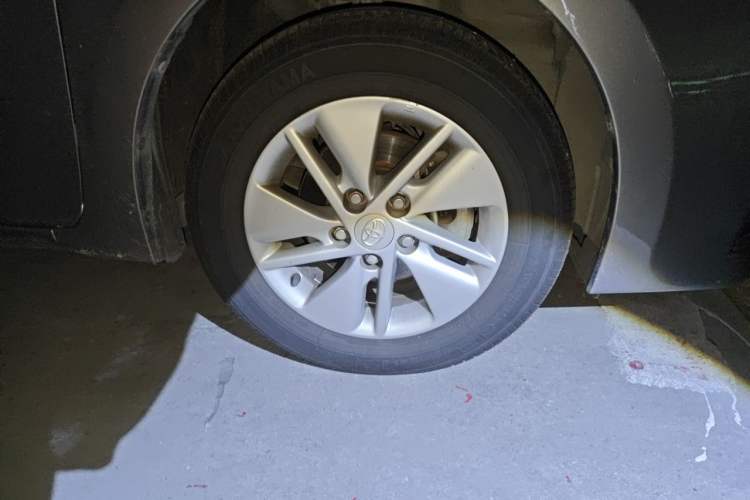 Used Toyota Corolla 2017 Revised Version 1.6L S-CVT GL Right Front Wheel Hub