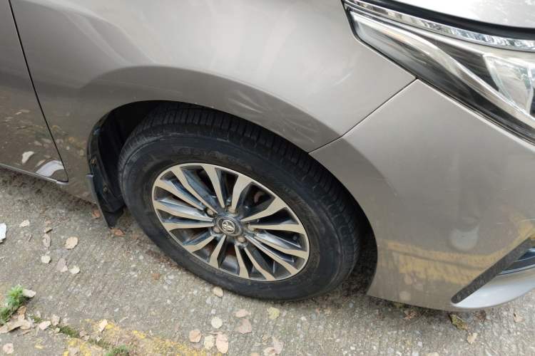 Used Toyota Corolla 2017 Revised Version 1.2T S-CVT GL Right Front Wheel Hub