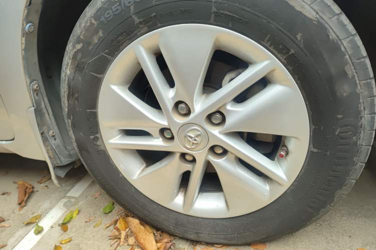 Used Toyota Corolla 2017 1.2T CVT GL Right Front Wheel Hub