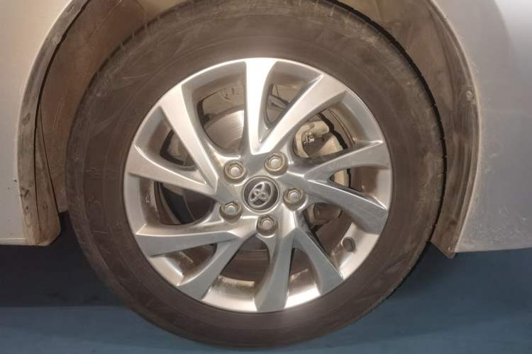 Used Toyota Corolla 2017 Revised Version 1.2T S-CVT GL-i Right Front Wheel Hub