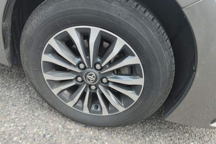 Used Toyota Corolla 2017 Revised Version 1.2T S-CVT GL-i Right Front Wheel Hub
