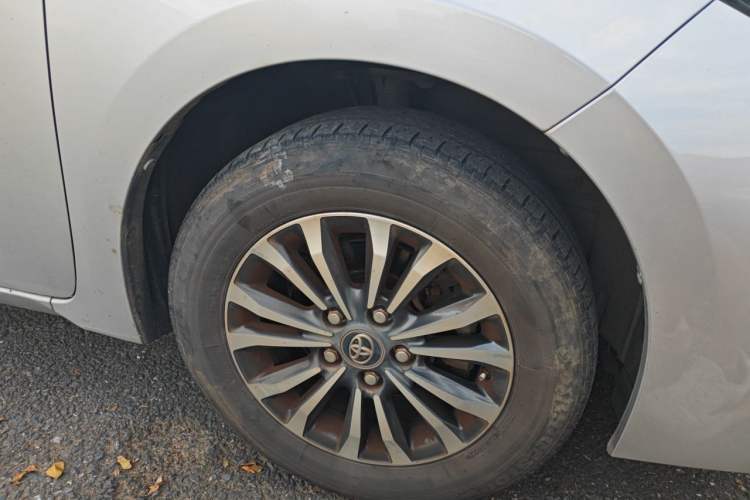 Used Toyota Corolla 2017 Revised Version 1.2T S-CVT GL Right Front Wheel Hub