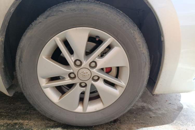 Used Toyota Corolla 2017 Revised Version 1.6L S-CVT GL Right Front Wheel Hub