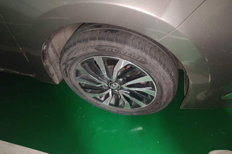 Used Toyota Corolla 2017 Revised Dual-Engine 1.8L E-CVT Elite Edition Right Front Wheel Hub