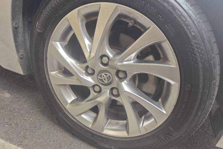 Used Toyota Corolla 2017 Revised Version 1.2T S-CVT GL-i Leather Edition Right Front Wheel Hub