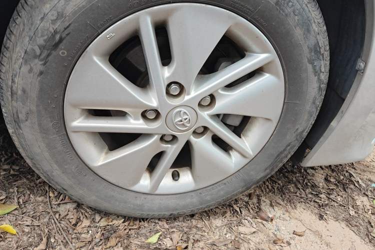 Used Toyota Corolla 2017 1.2T CVT GL Right Front Wheel Hub