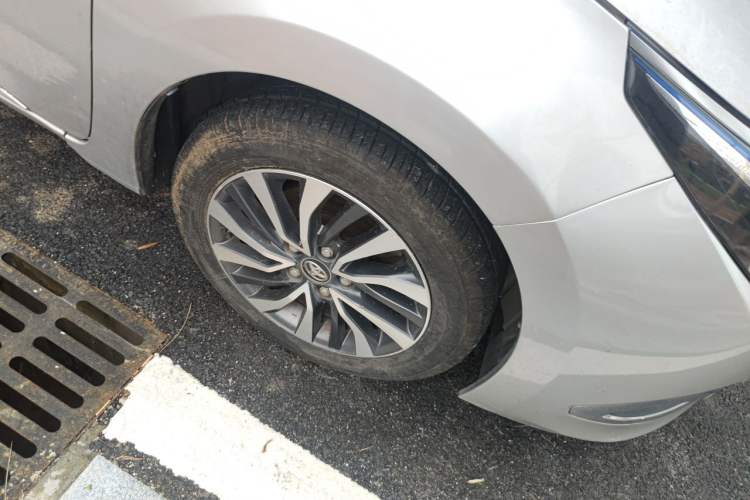Used Toyota Corolla 2017 Revised Dual-Engine 1.8L E-CVT Elite Edition Right Front Wheel Hub