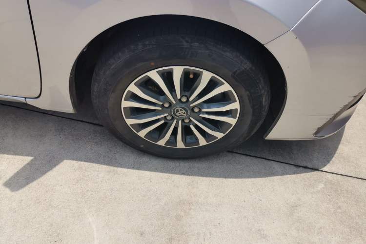 Used Toyota Corolla 2017 Revised Version 1.2T S-CVT GL Right Front Wheel Hub