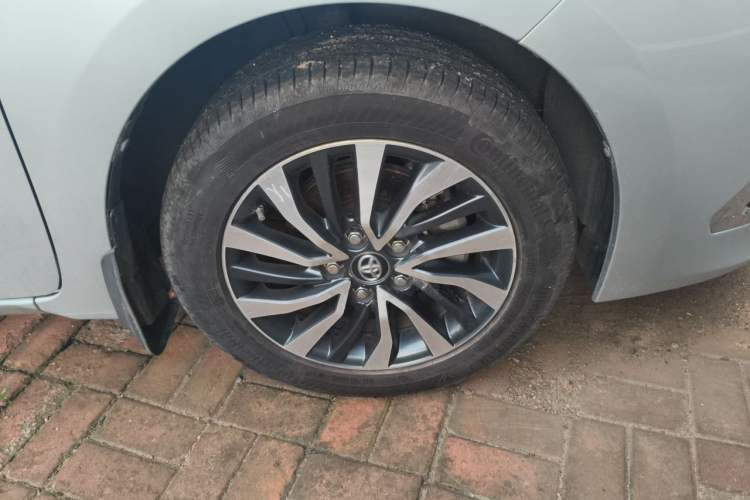 Used Toyota Corolla 2017 Revised Dual-Engine 1.8L E-CVT Elite Edition Right Front Wheel Hub