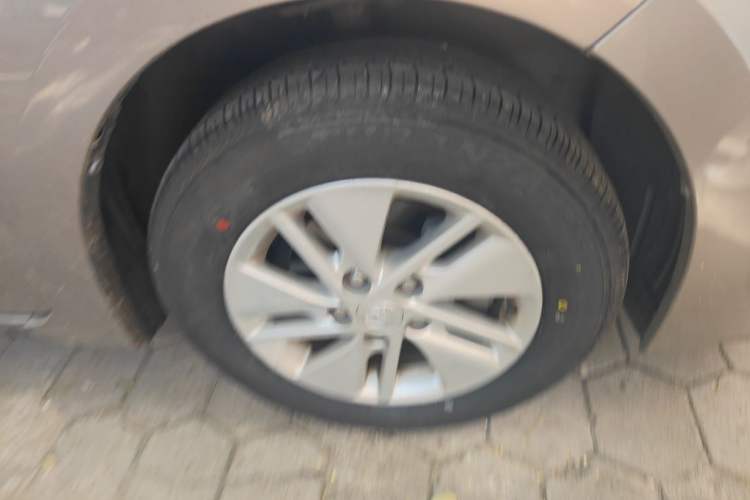 Used Toyota Corolla 2017 1.6L CVT GL Right Front Wheel Hub
