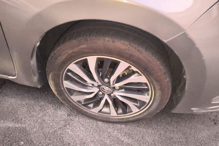 Used Toyota Corolla 2017 Revised Dual-Engine 1.8L E-CVT Elite Edition Right Front Wheel Hub
