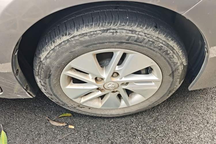 Used Toyota Corolla 2017 1.2T CVT GL-i Right Front Wheel Hub