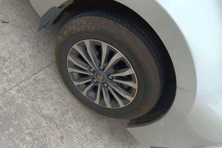 Used Toyota Corolla 2017 Revised Version 1.2T S-CVT GL-i Right Front Wheel Hub