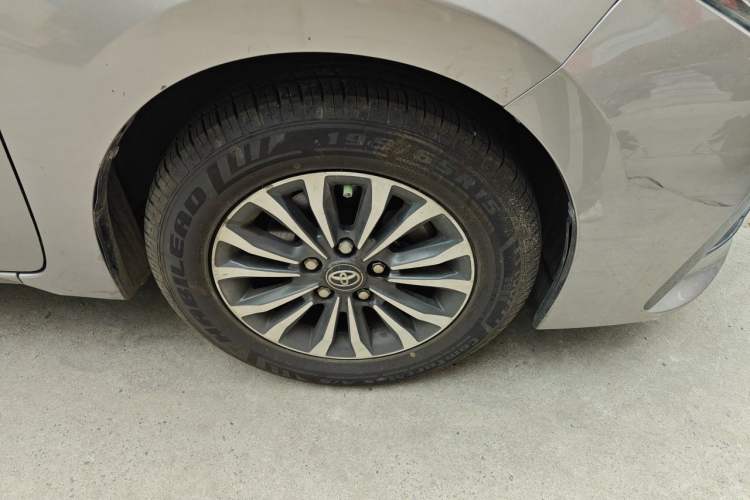 Used Toyota Corolla 2017 Revised Version 1.2T S-CVT GL-i Right Front Wheel Hub