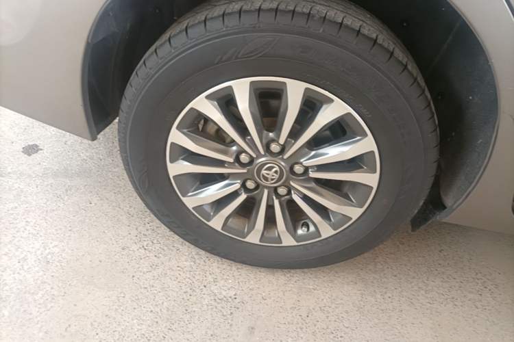 Used Toyota Corolla 2017 Revised Version 1.2T S-CVT GL-i Right Rear Wheel Hub