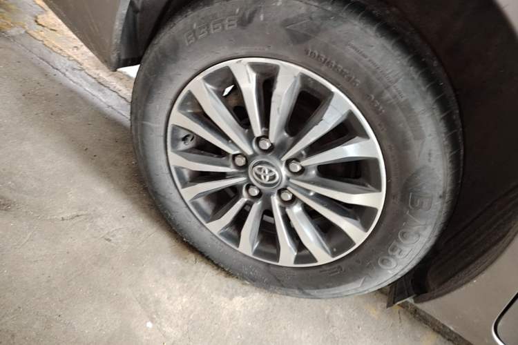Used Toyota Corolla 2017 Revised Version 1.2T S-CVT GL Right Rear Wheel Hub