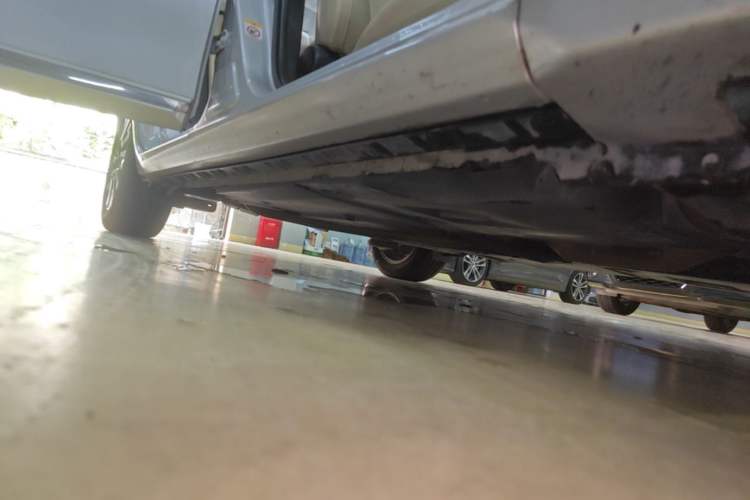 Used Toyota Corolla 2017 Revised Dual-Engine 1.8L E-CVT Elite Edition Right Side Sill