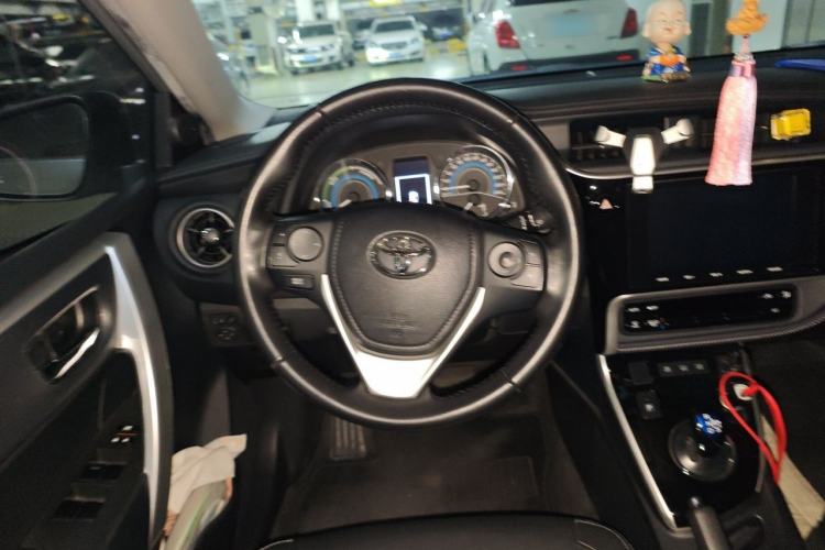 Used Toyota Corolla 2017 Revised Dual-Engine 1.8L E-CVT Luxury Edition Steering Wheel