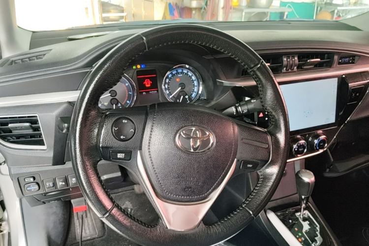 Used Toyota Corolla 2017 1.2T CVT GL-i Leather Edition Steering Wheel