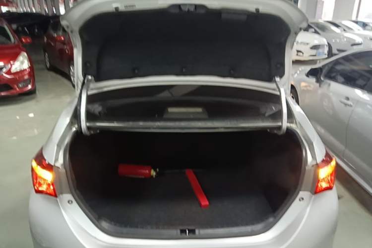 Used Toyota Corolla 2017 Revised Version 1.6L S-CVT GL Trunk