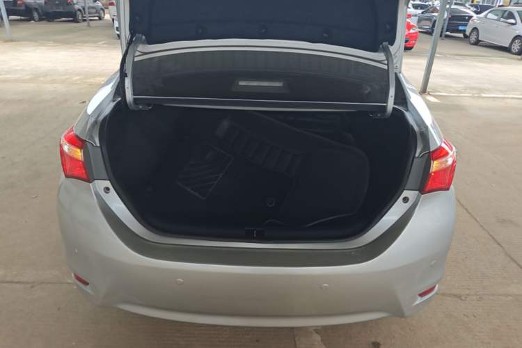 Used Toyota Corolla 2017 1.2T CVT GL-i Trunk