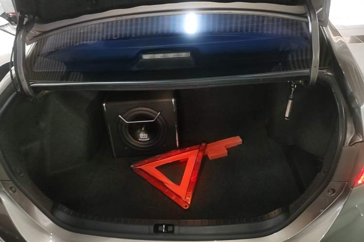 Used Toyota Corolla 2017 Revised Version 1.2T S-CVT GL Trunk
